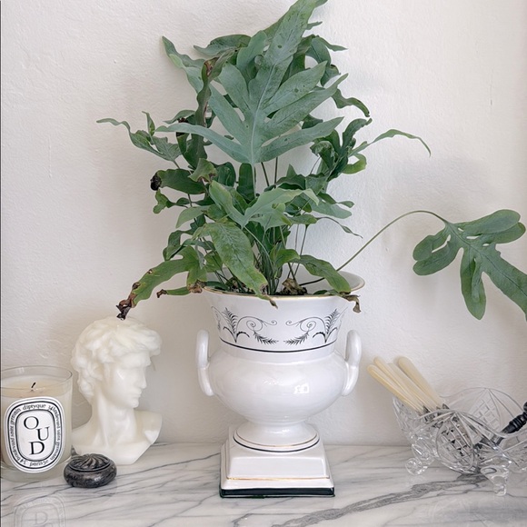 Vintage Ethan Allen White Ceramic / china urn - planter / vase neoclassical